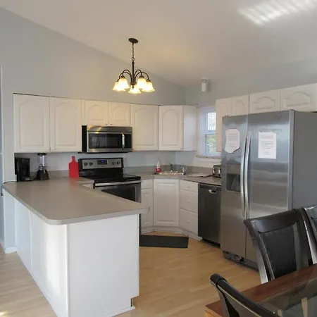 Single Family Home Located Just Steps To The Beach In Surf City - Pet Friendly So Even The Dog Can Come!